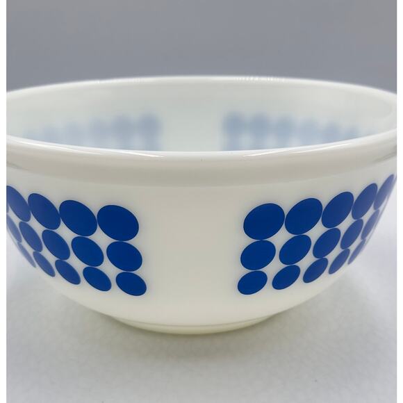 Vintage PYREX 403 Blue Polka Dot White Glass Mixing Bowl 2-1/2 Qt - Picture 3 of 10